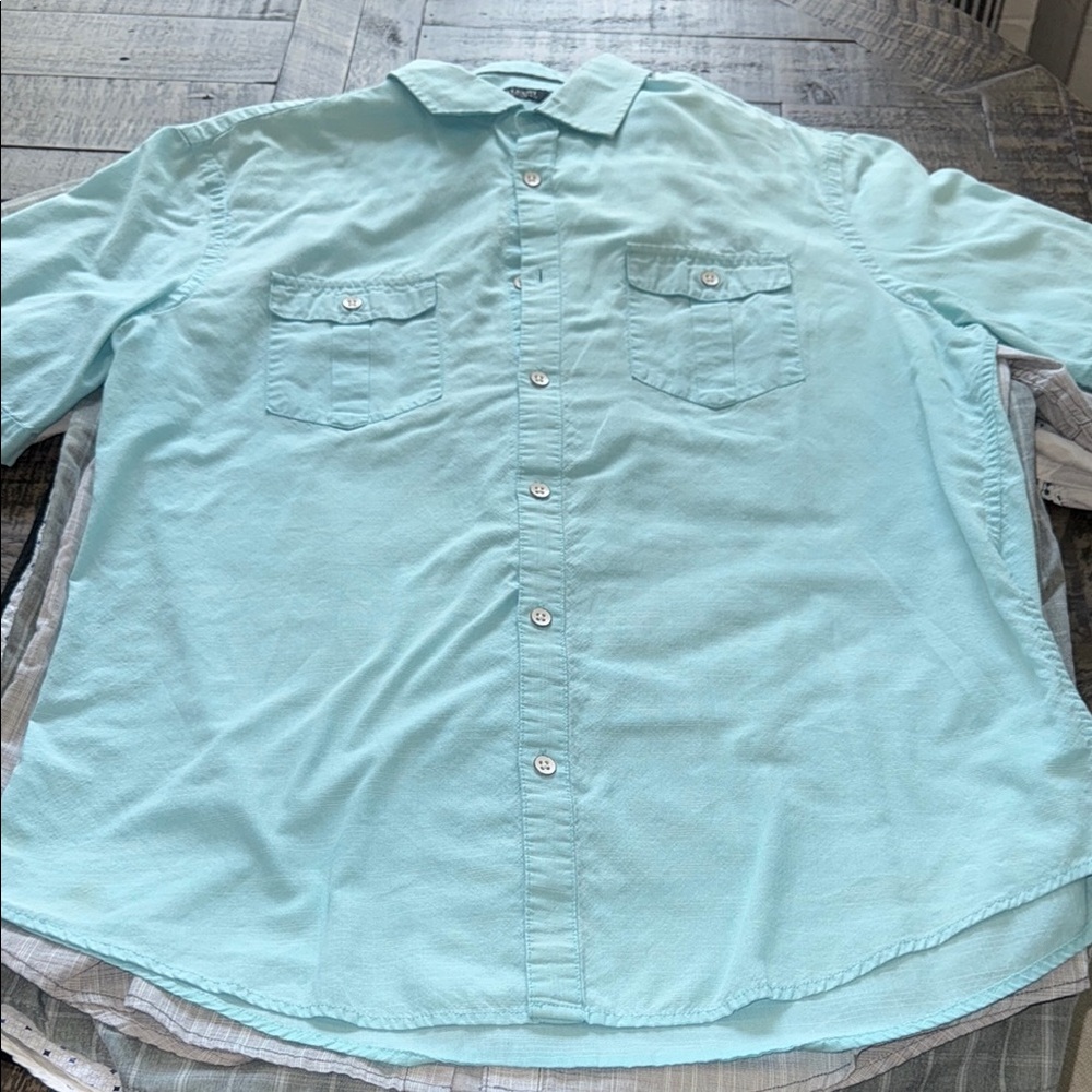 Men's Light Blue Button-Up Shirt